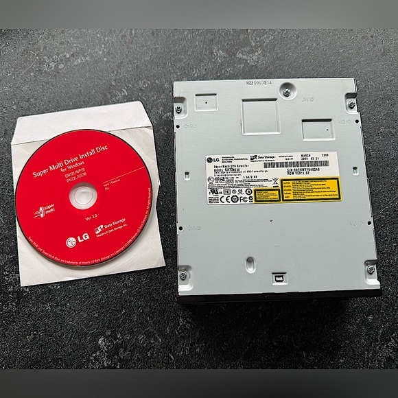 2/$15 - Super Multi DVD Rewriter
Model: GH22NS30 - Picture 2 of 5